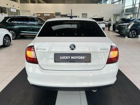 Skoda Rapid I Рестайлинг с пробегом 2018 года, цена 1 395 000 рублей, 56522 км, лифтбек, Автокод Объявления
