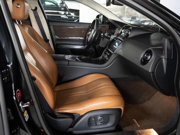 Jaguar XJ IV (X351) Рестайлинг с пробегом 2017 года, цена 2 777 000 рублей, 90010 км, седан, Автокод Объявления