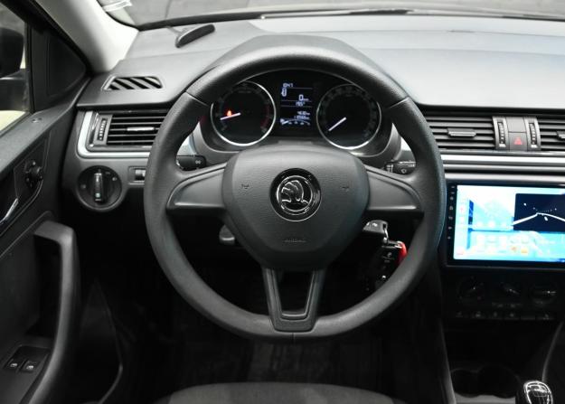 Skoda Rapid I Рестайлинг с пробегом 2018 года, цена 1 420 000 рублей, 110367 км, лифтбек, Автокод Объявления