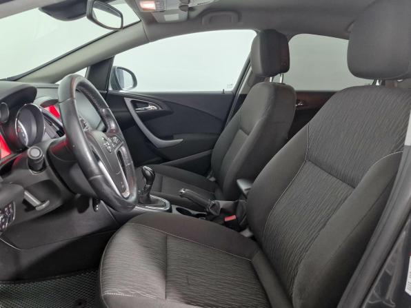 Opel Astra J Рестайлинг с пробегом 2014 года, цена 713 000 рублей, 177564 км, хэтчбек, Автокод Объявления