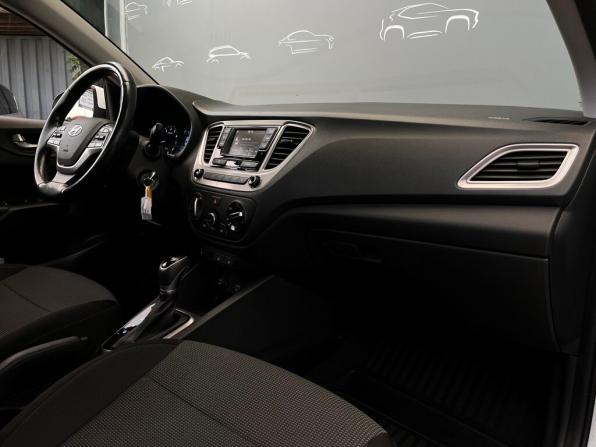 Hyundai Solaris II с пробегом 2019 года, цена 1 382 600 рублей, 112085 км, седан, Автокод Объявления