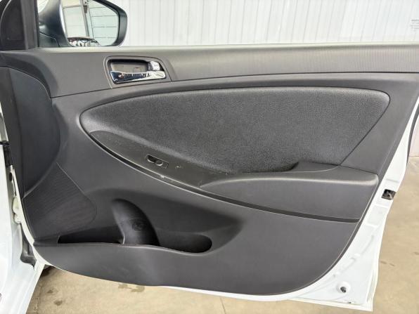 Hyundai Solaris I с пробегом 2013 года, цена 877 000 рублей, 228865 км, седан, Автокод Объявления