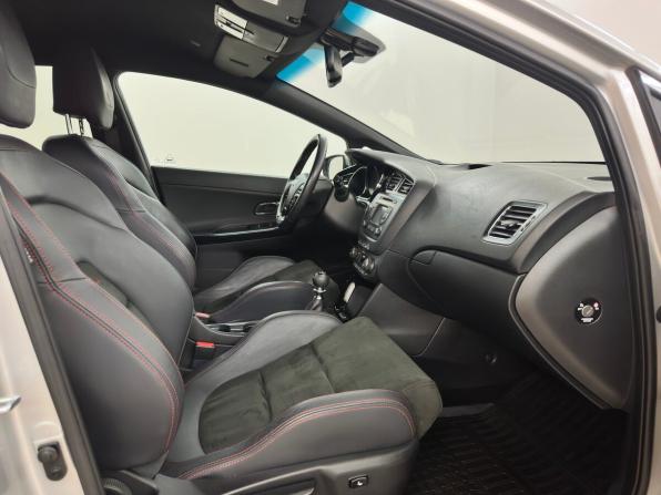 Kia Ceed GT I Рестайлинг с пробегом 2015 года, цена 1 375 000 рублей, 107604 км, хэтчбек, Автокод Объявления