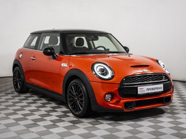 Mini Hatch III (F55/F56) Рестайлинг с пробегом 2019 года, цена 2 498 000 рублей, 15062 км, хэтчбек, Автокод Объявления
