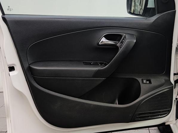 Volkswagen Polo V с пробегом 2012 года, цена 630 000 рублей, 214078 км, седан, Автокод Объявления
