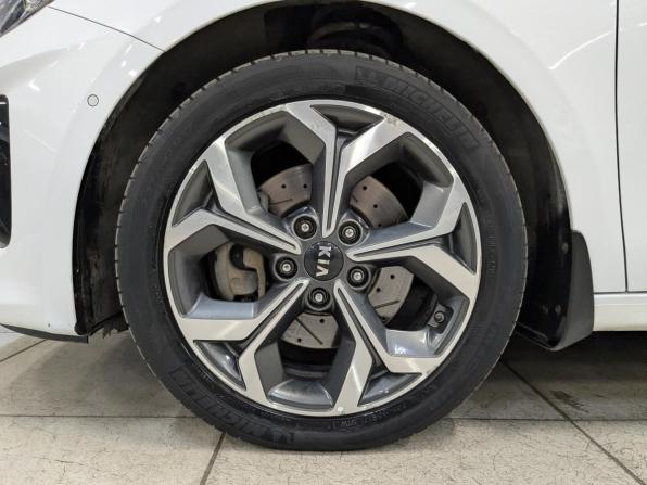 Kia Ceed III с пробегом 2018 года, цена 1 470 000 рублей, 143600 км, хэтчбек, Автокод Объявления