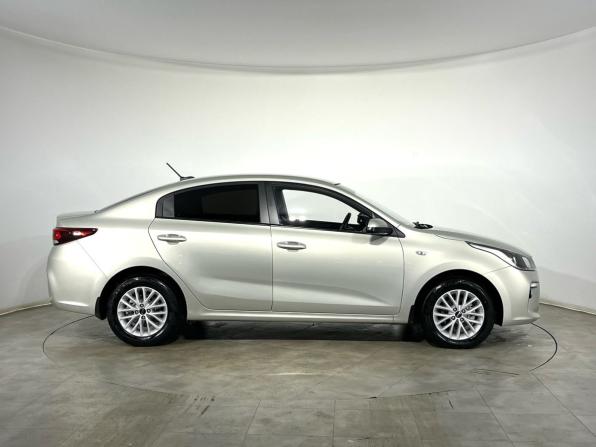 Kia Rio IV с пробегом 2018 года, цена 1 350 000 рублей, 120317 км, седан, Автокод Объявления