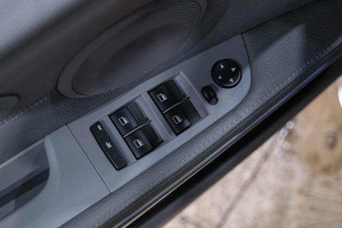 BMW 3 серии V (E90/E91/E92/E93) с пробегом 2005 года, цена 929 000 рублей, 31000 км, седан, Автокод Объявления