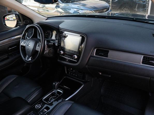Mitsubishi Outlander III Рестайлинг 3 с пробегом 2021 года, цена 2 860 000 рублей, 93155 км, внедорожник, Автокод Объявления