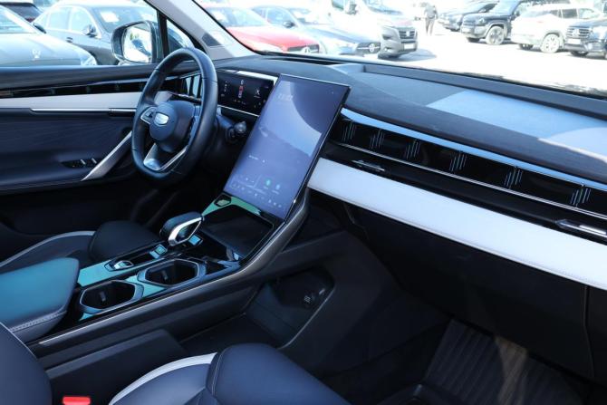 Geely Atlas II с пробегом 2023 года, цена 2 590 000 рублей, 45300 км, внедорожник, Автокод Объявления