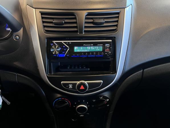 Hyundai Solaris I с пробегом 2012 года, цена 675 000 рублей, 168172 км, седан, Автокод Объявления