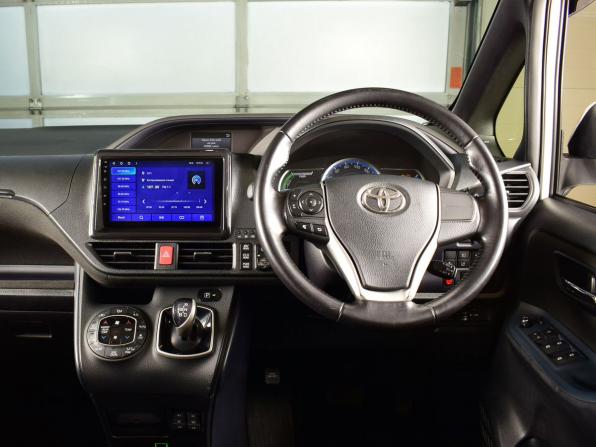 Toyota Voxy III (R80) с пробегом 2016 года, цена 1 649 999 рублей, 210287 км, минивэн, Автокод Объявления