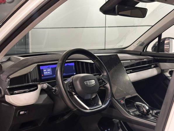 Geely Atlas II с пробегом 2024 года, цена 2 787 000 рублей, 54146 км, внедорожник, Автокод Объявления