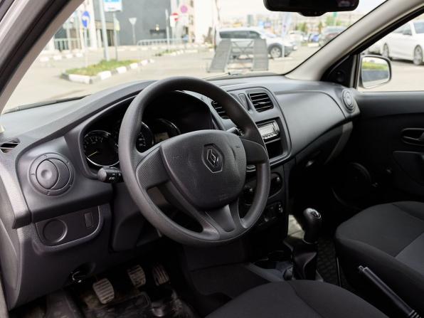 Renault Logan II с пробегом 2017 года, цена 740 000 рублей, 72717 км, седан, Автокод Объявления