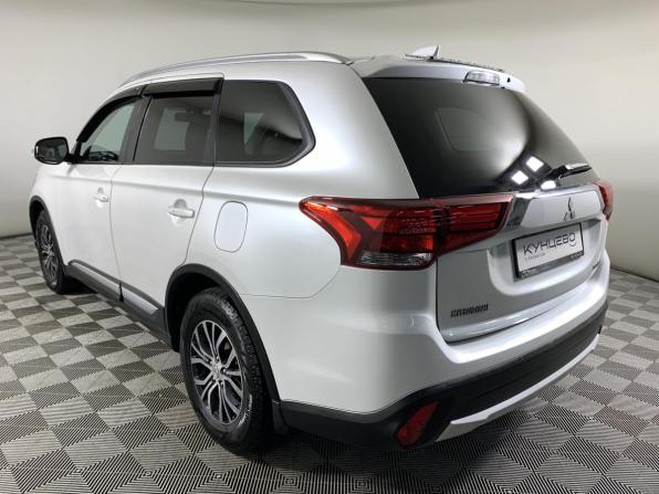 Mitsubishi Outlander III Рестайлинг 2 с пробегом 2018 года, цена 1 698 000 рублей, 155705 км, внедорожник, Автокод Объявления