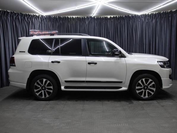 Toyota Land Cruiser 200 Series Рестайлинг 2 с пробегом 2018 года, цена 6 198 000 рублей, 181226 км, внедорожник, Автокод Объявления