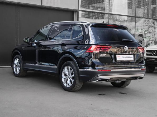 Volkswagen Tiguan II с пробегом 2019 года, цена 2 700 000 рублей, 105309 км, внедорожник, Автокод Объявления