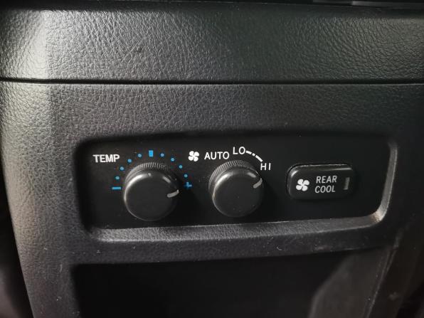 Toyota Land Cruiser Prado 120 Series Рестайлинг с пробегом 2008 года, цена 2 490 000 рублей, 287003 км, внедорожник, Автокод Объявления
