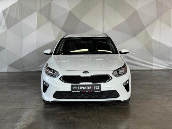 Kia Ceed III с пробегом 2021 года, цена 2 100 000 рублей, 60401 км, универсал, Автокод Объявления