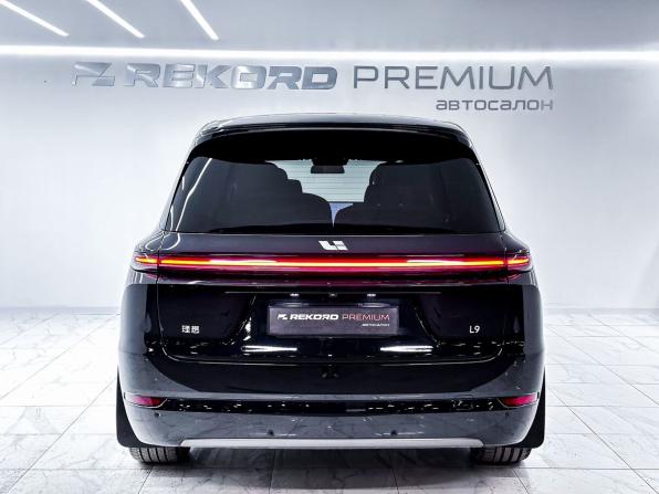 Li Auto (Lixiang) L9 I с пробегом 2024 года, цена 6 500 000 рублей, 45154 км, внедорожник, Автокод Объявления