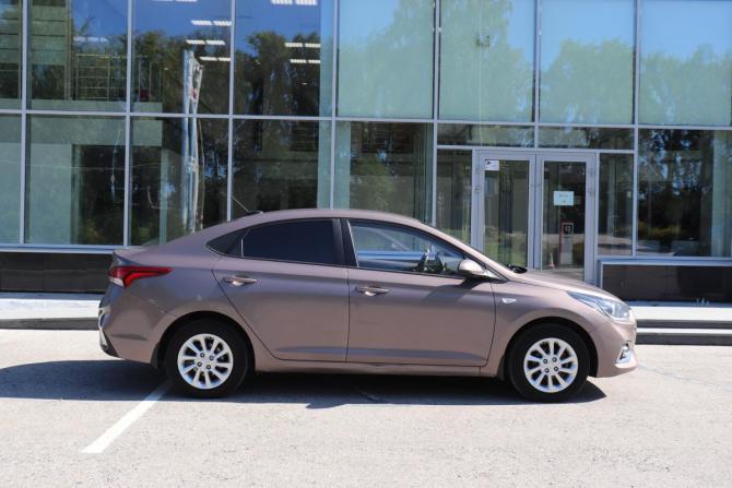 Hyundai Solaris II с пробегом 2018 года, цена 981 000 рублей, 184139 км, седан, Автокод Объявления