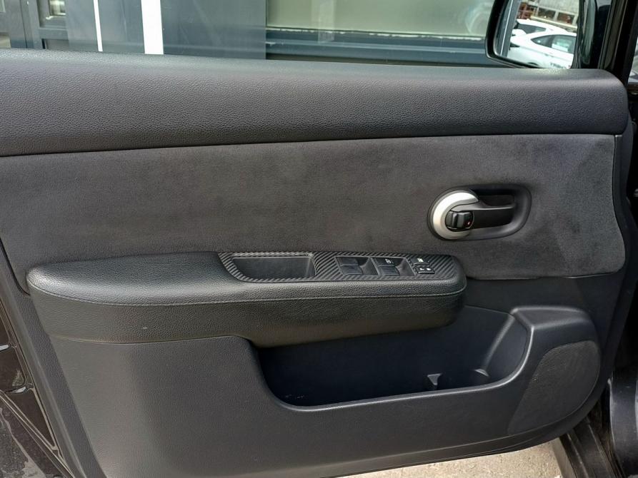 Nissan Tiida I Москва  - изображение 16
