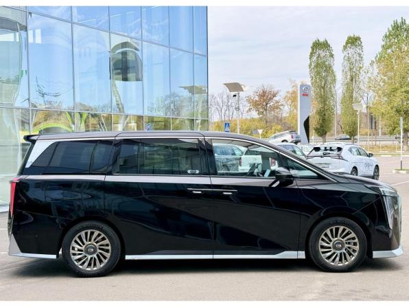 GAC M8 с пробегом 2024 года, цена 4 295 000 рублей, 52967 км, минивэн, Автокод Объявления
