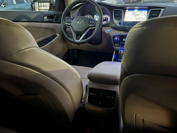 Hyundai Tucson III с пробегом 2017 года, цена 1 999 999 рублей, 190871 км, внедорожник, Автокод Объявления
