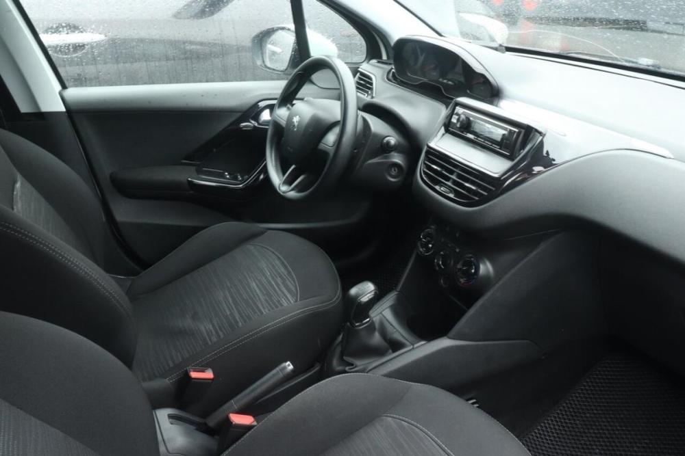 Peugeot 208 I Казань  - изображение 6