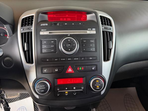 Kia Ceed I Рестайлинг с пробегом 2011 года, цена 799 000 рублей, 141380 км, хэтчбек, Автокод Объявления