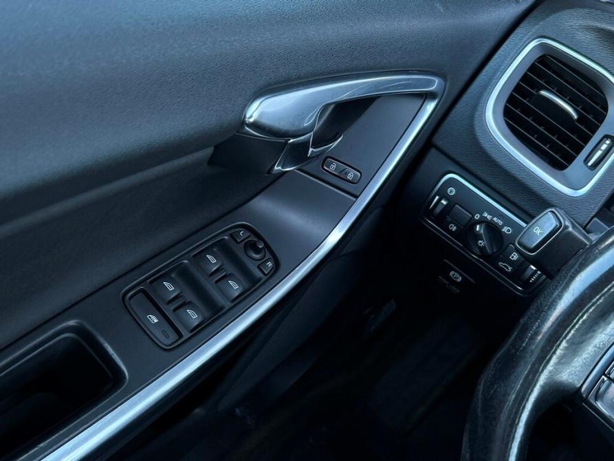 Volvo S60 II Рестайлинг Санкт-Петербург  - изображение 17