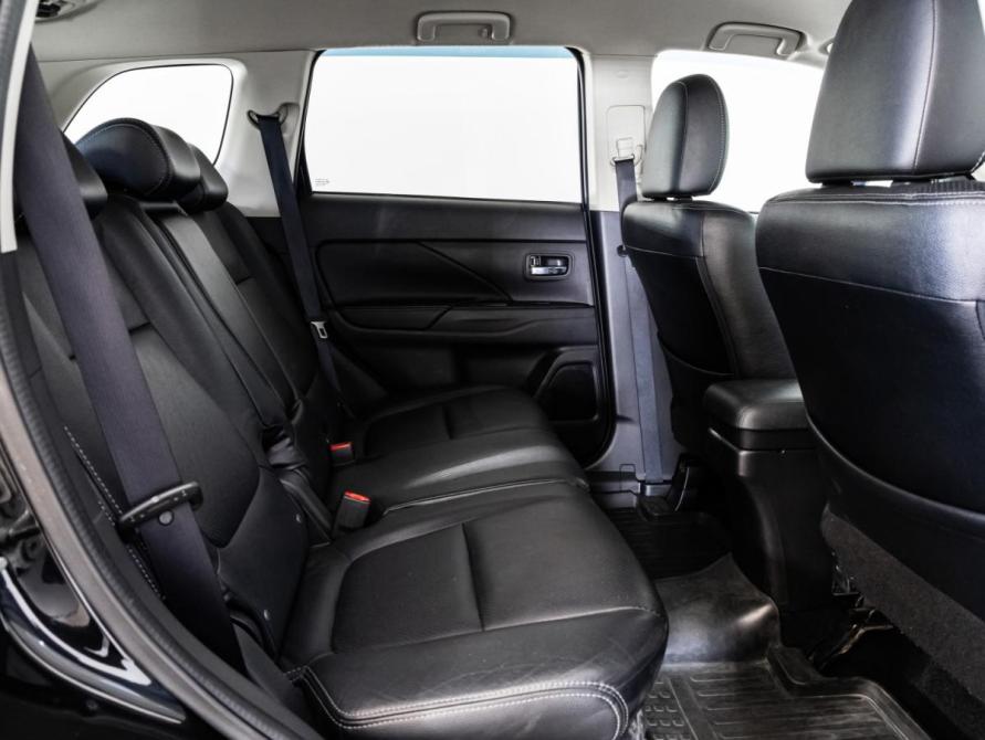 Mitsubishi Outlander III Рестайлинг Санкт-Петербург  - изображение 19