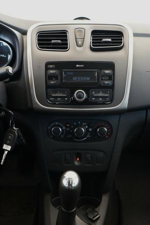 Renault Logan II Рестайлинг с пробегом 2019 года, цена 1 050 000 рублей, 126046 км, седан, Автокод Объявления