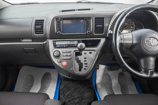 Toyota Wish I с пробегом 2004 года, цена 899 000 рублей, 210000 км, компактвэн, Автокод Объявления