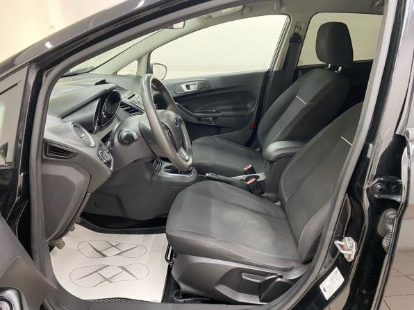 Ford Fiesta Mk6 Рестайлинг с пробегом 2015 года, цена 870 000 рублей, 98459 км, седан, Автокод Объявления