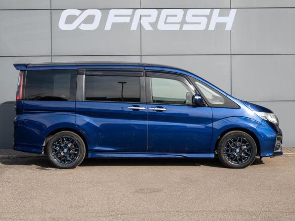 Honda Stepwgn V с пробегом 2016 года, цена 1 775 000 рублей, 151856 км, минивэн, Автокод Объявления