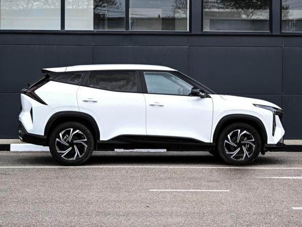 Geely Atlas II с пробегом 2023 года, цена 2 389 000 рублей, 23810 км, внедорожник, Автокод Объявления