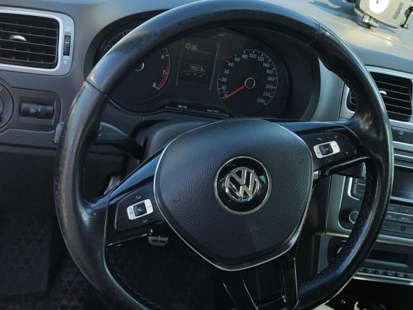 Volkswagen Polo V Рестайлинг с пробегом 2016 года, цена 1 120 000 рублей, 80000 км, седан, Автокод Объявления