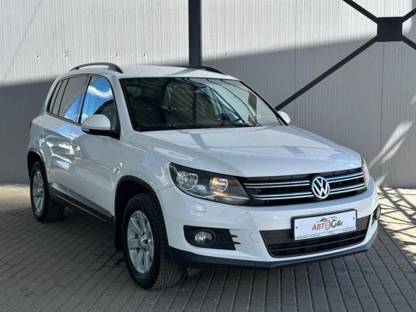 Volkswagen Tiguan I Рестайлинг с пробегом 2012 года, цена 975 000 рублей, 270625 км, внедорожник, Автокод Объявления