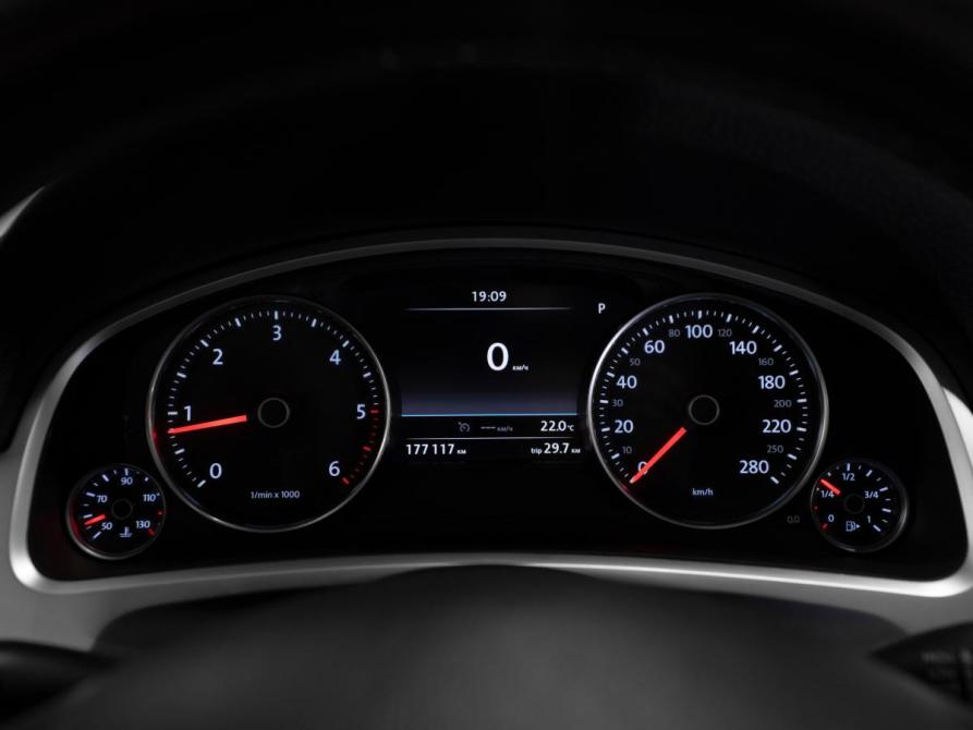 Volkswagen Touareg II Рестайлинг Москва  - изображение 11