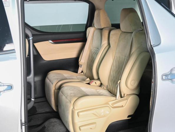 Toyota Vellfire II с пробегом 2017 года, цена 3 649 000 рублей, 196308 км, минивэн, Автокод Объявления