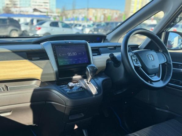Honda Freed II с пробегом 2017 года, цена 1 569 000 рублей, 64500 км, компактвэн, Автокод Объявления