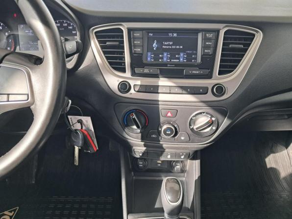 Hyundai Solaris II Рестайлинг с пробегом 2021 года, цена 1 813 000 рублей, 40371 км, седан, Автокод Объявления
