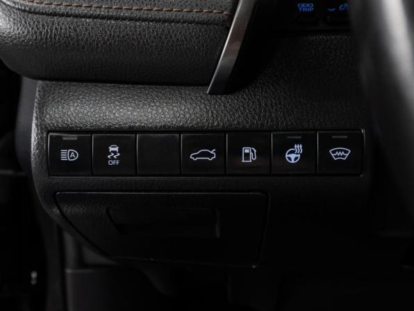 Toyota Camry VII (XV50) Рестайлинг 2 с пробегом 2018 года, цена 2 750 000 рублей, 93660 км, седан, Автокод Объявления
