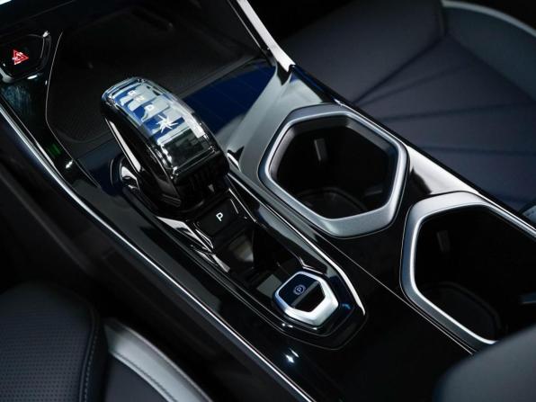 Geely Atlas II с пробегом 2024 года, цена 2 968 444 рубля, 608 км, внедорожник, Автокод Объявления