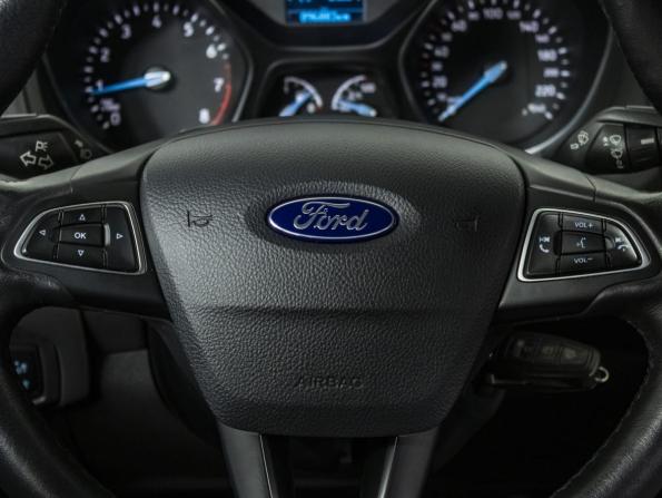 Ford Focus III Рестайлинг с пробегом 2017 года, цена 1 255 000 рублей, 96884 км, седан, Автокод Объявления