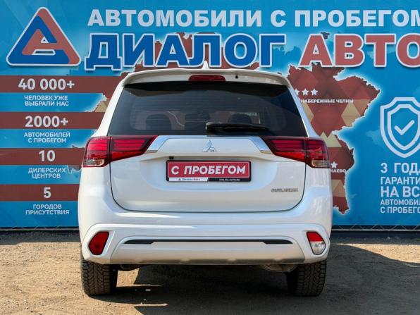 Mitsubishi Outlander III Рестайлинг 3 с пробегом 2022 года, цена 2 869 000 рублей, 30207 км, внедорожник, Автокод Объявления