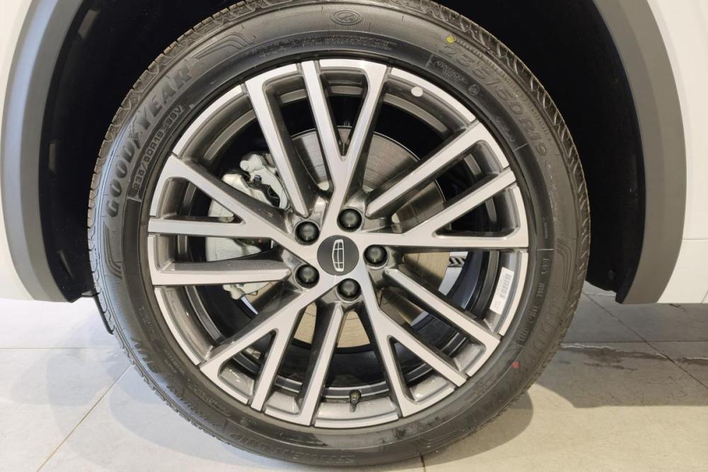 Geely Monjaro I Москва  - изображение 4