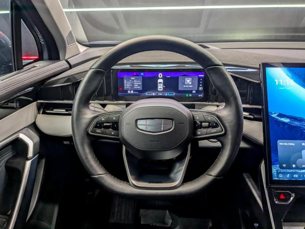Geely Atlas II с пробегом 2024 года, цена 2 950 000 рублей, 32774 км, внедорожник, Автокод Объявления