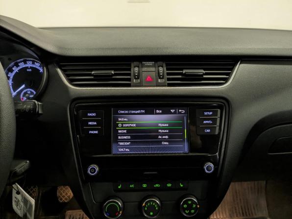 Skoda Octavia III (A7) Рестайлинг с пробегом 2019 года, цена 1 450 000 рублей, 119106 км, лифтбек, Автокод Объявления
